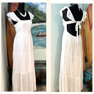 NWT Stilletto’s, Gorgeous White Eyelet Dress, Lightweight, Elegant,Timeless,L
